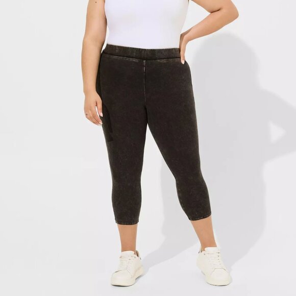 ❤️NWT VINTAGE TORRID CAPRI LEGGING - HIGH WAIST - WIDE WAISTBAND, BLACK WASH 4X - Picture 1 of 8